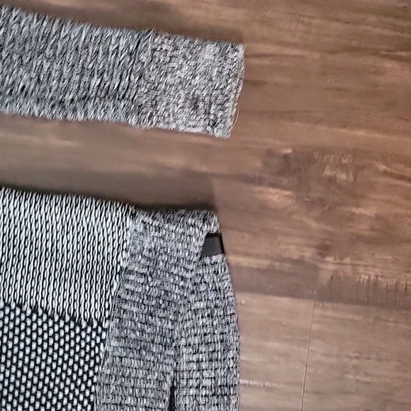 Ivivva sweater size 12 - Picture 3 of 9